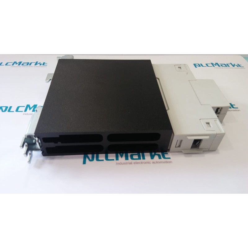 RGC1A23D30KKE SSR Relé estático a carril DIN con disipador 30A DC/AC